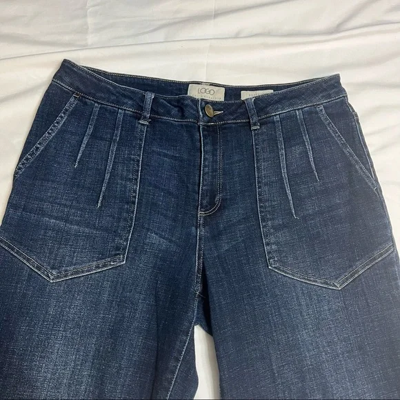 LOGO by Lori Goldstein Boyfriend Jean with Stylized Pockets Med Wash Reg 10 - Picture 2 of 7